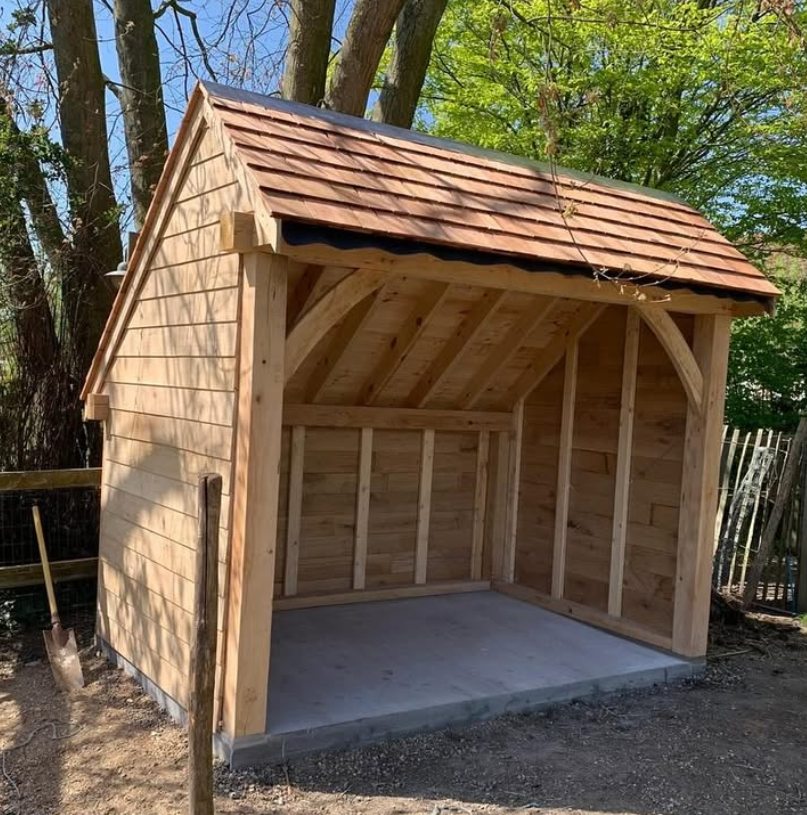 Houten tuinhuis met cedar dak
